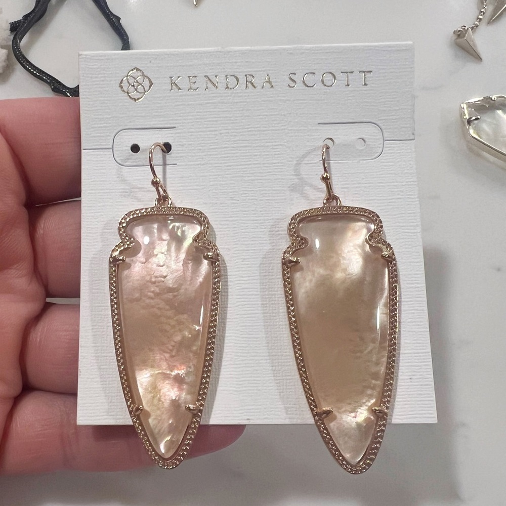 Kendra Scott skylar earrings rose gold peach illusion